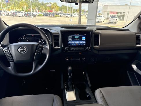 Used 2022 Nissan Frontier SV w/ Technology Package RWD image 26