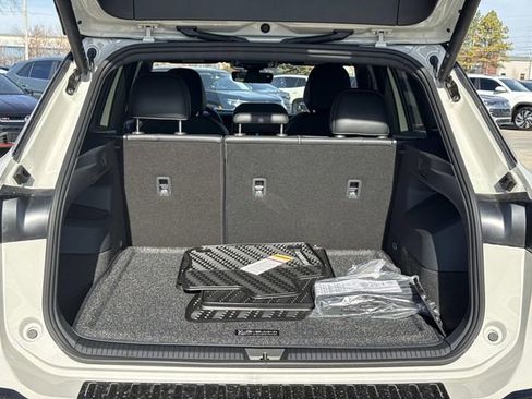 New 2026 Volkswagen Tiguan SE R-Line image 6