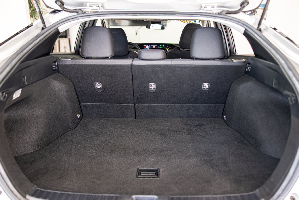 Used 2017 Toyota Prius Two FWD image 17