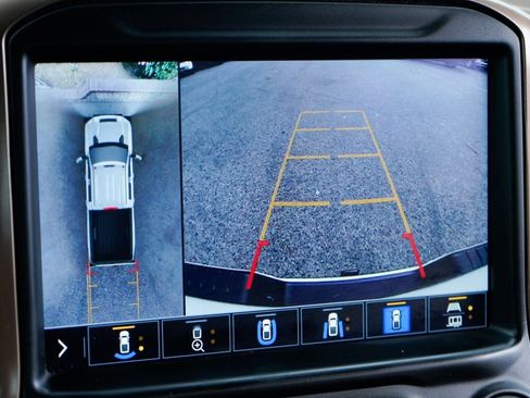 Used 2022 Chevrolet Silverado 2500 High Country w/ Z71 Off-Road Package image 34