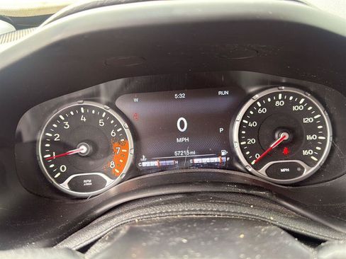 Used 2017 Jeep Renegade Limited AWD/4WD image 6