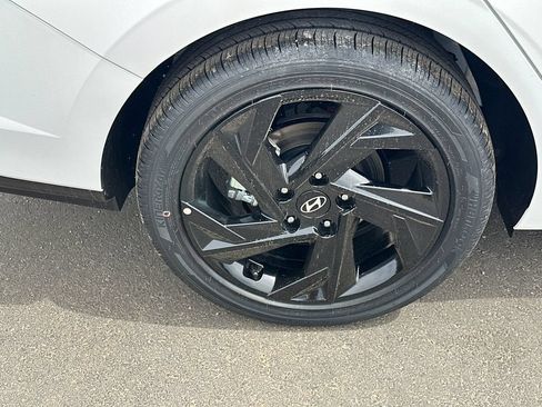 New 2026 Hyundai Elantra SEL Sport Premium FWD image 18