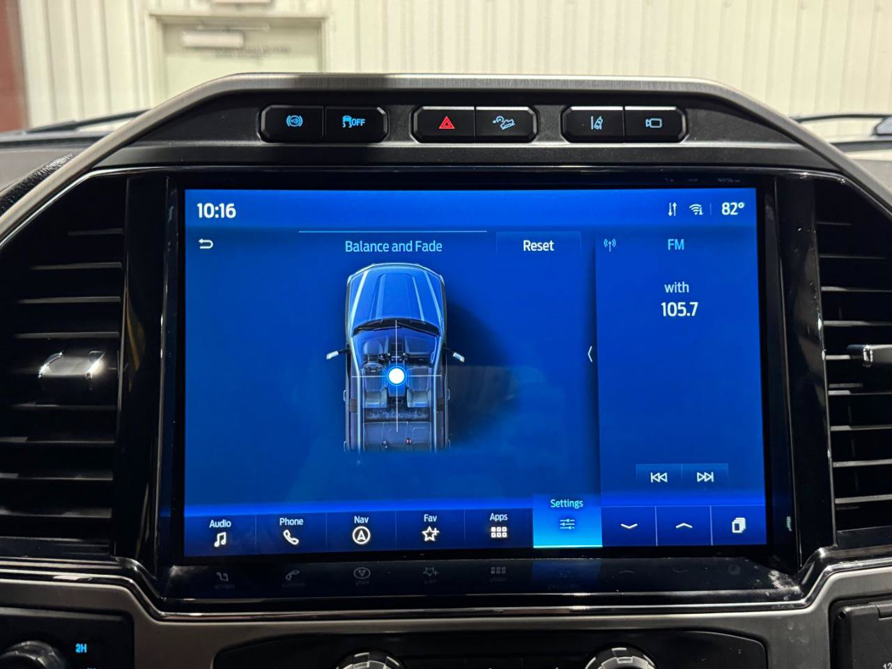 Used 2022 Ford F450 Platinum w/ FX4 Off-Road Package AWD/4WD image 48