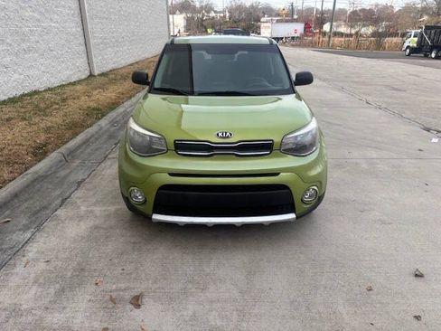 Used 2018 Kia Soul + FWD image 4