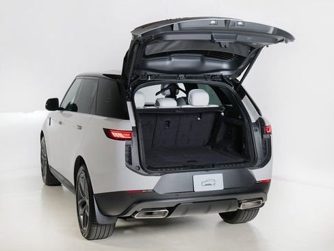 New 2026 Land Rover Range Rover Sport SE AWD/4WD image 31