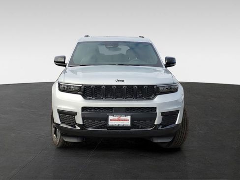 New 2025 Jeep Grand Cherokee L Altitude image 2
