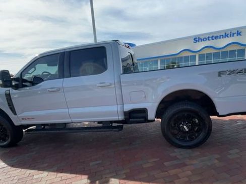 Used 2025 Ford F250 Lariat w/ Lariat Ultimate Package AWD/4WD image 7