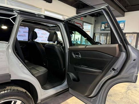 Used 2021 Nissan Rogue SL w/ Premium Package image 36