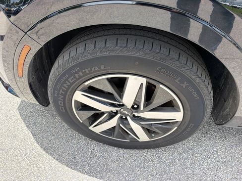 Used 2023 Kia Sorento S FWD image 13