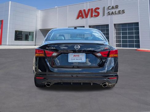Used 2025 Nissan Altima 2.5 SR FWD image 7