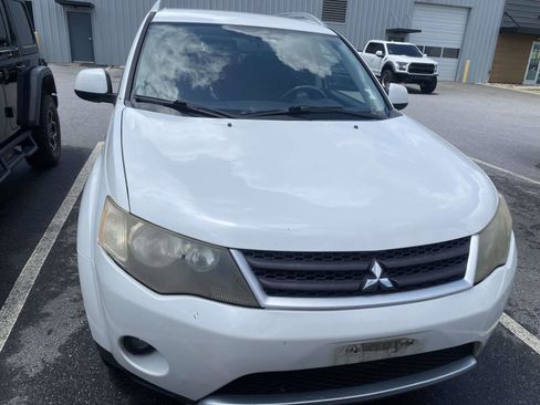 Used 2008 Mitsubishi Outlander XLS FWD image 2