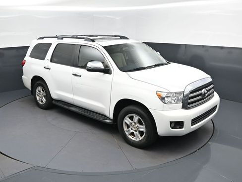Used 2013 Toyota Sequoia SR5 RWD image 1