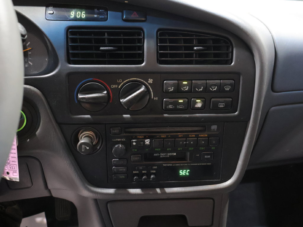Used 1994 Toyota Camry XLE FWD image 25