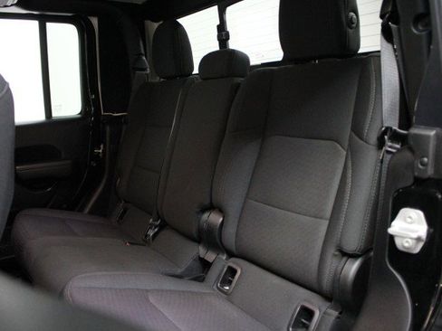 Used 2022 Jeep Gladiator Sport image 30