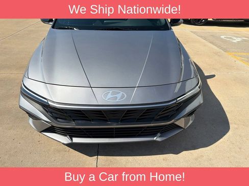 Used 2025 Hyundai Elantra Sport FWD image 3
