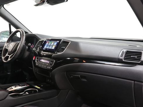 Used 2024 Honda Passport Black Edition image 18