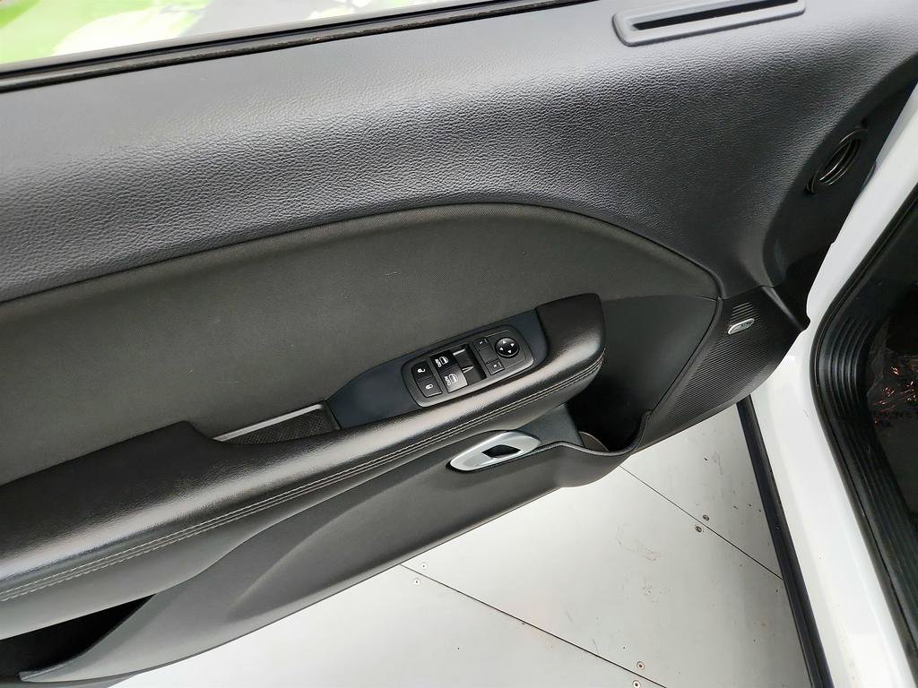 Used 2018 Dodge Challenger R/T Scat Pack RWD image 19