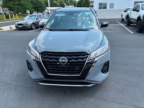Used 2023 Nissan Kicks SR w/ SR Premium Package FWD image 19