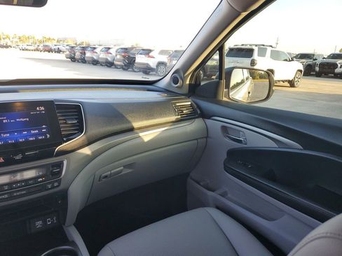 Used 2023 Honda Ridgeline RTL image 11