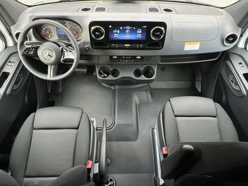 New 2026 Mercedes-Benz Sprinter 2500 image 21