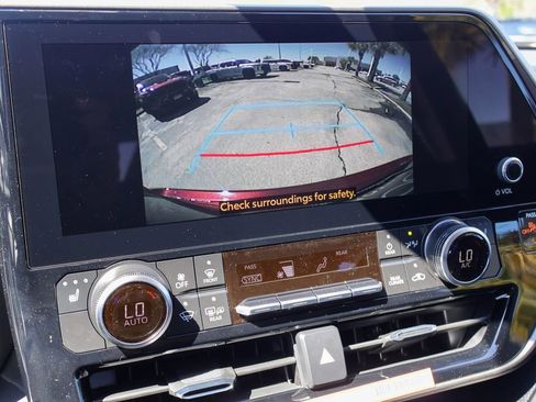 New 2026 Toyota Highlander XLE image 4