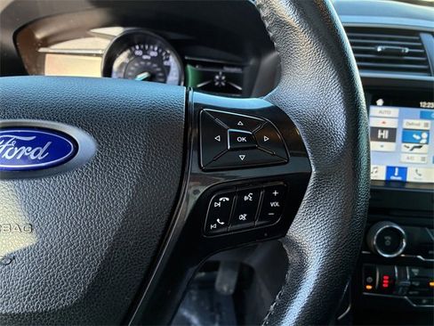 Used 2017 Ford Explorer XLT image 25