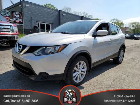 Used 2017 Nissan Rogue Sport S w/ S Appearance Package AWD/4WD image 1