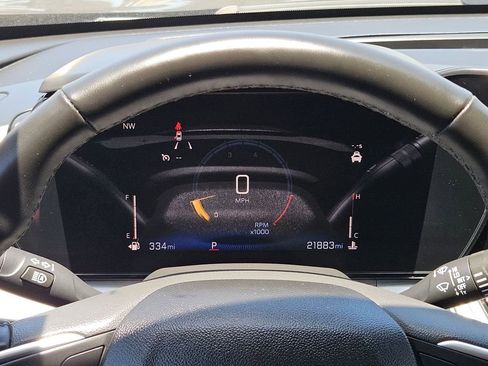 Used 2025 Chevrolet Trax LT w/ LT Convenience Package FWD image 26