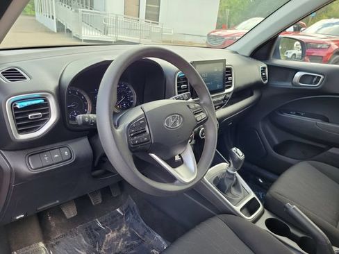 Used 2020 Hyundai Venue SE FWD image 17