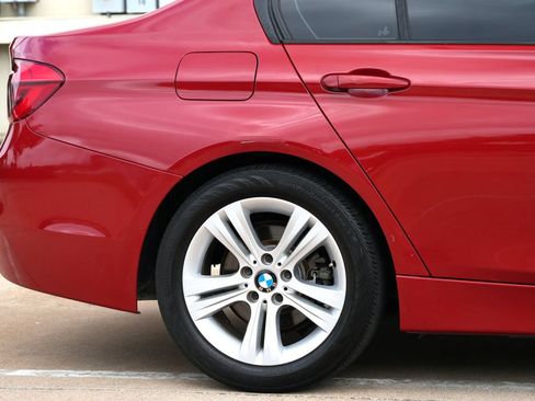 Used 2018 BMW 320i Sedan w/ Convenience Package RWD image 29