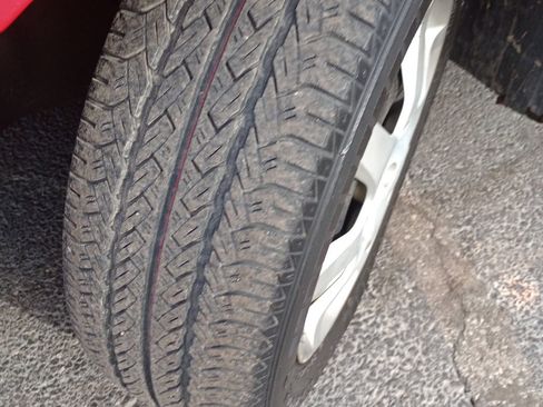 Used 2005 Ford Focus ZX4 image 24