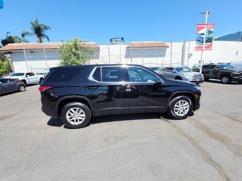 Used 2023 Chevrolet Traverse LS FWD image 9