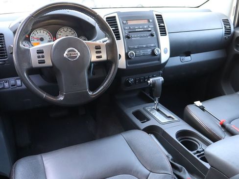 Used 2011 Nissan Frontier PRO-4X w/ Pro-4x Luxury Pkg AWD/4WD image 5