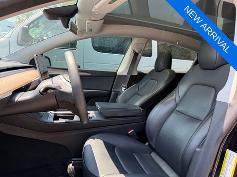 Used 2023 Tesla Model Y Long Range AWD/4WD image 9