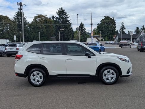 Used 2022 Subaru Forester AWD/4WD image 6