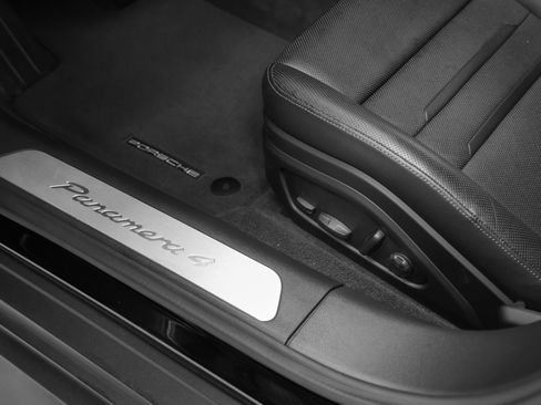Certified 2023 Porsche Panamera AWD/4WD image 26