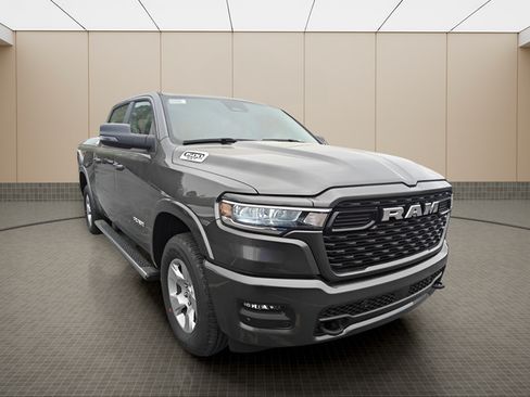 Used 2025 RAM 1500 Big Horn AWD/4WD image 7