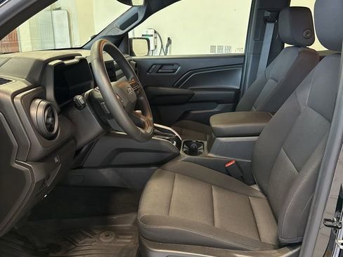 Used 2024 Chevrolet Colorado Trail Boss w/ Technology Package AWD/4WD image 12
