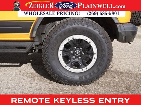 Used 2022 Ford Bronco Badlands image 9