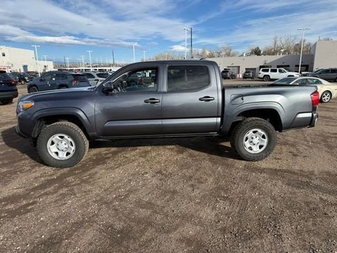 Used 2022 Toyota Tacoma SR image 2