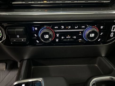 Certified 2025 Chevrolet Silverado 1500 High Country w/ High Country Premium Package AWD/4WD image 18