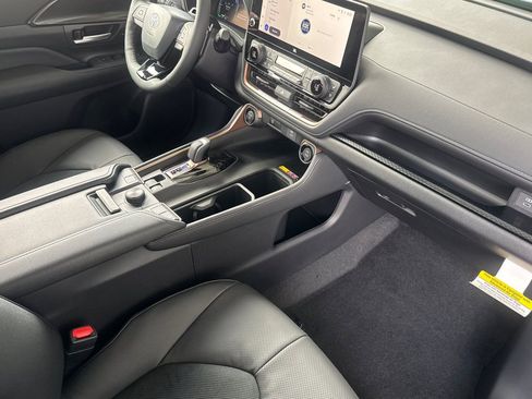 New 2026 Toyota Grand Highlander AWD Hybrid image 17