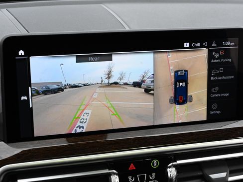 Certified 2025 BMW X4 xDrive30i image 12