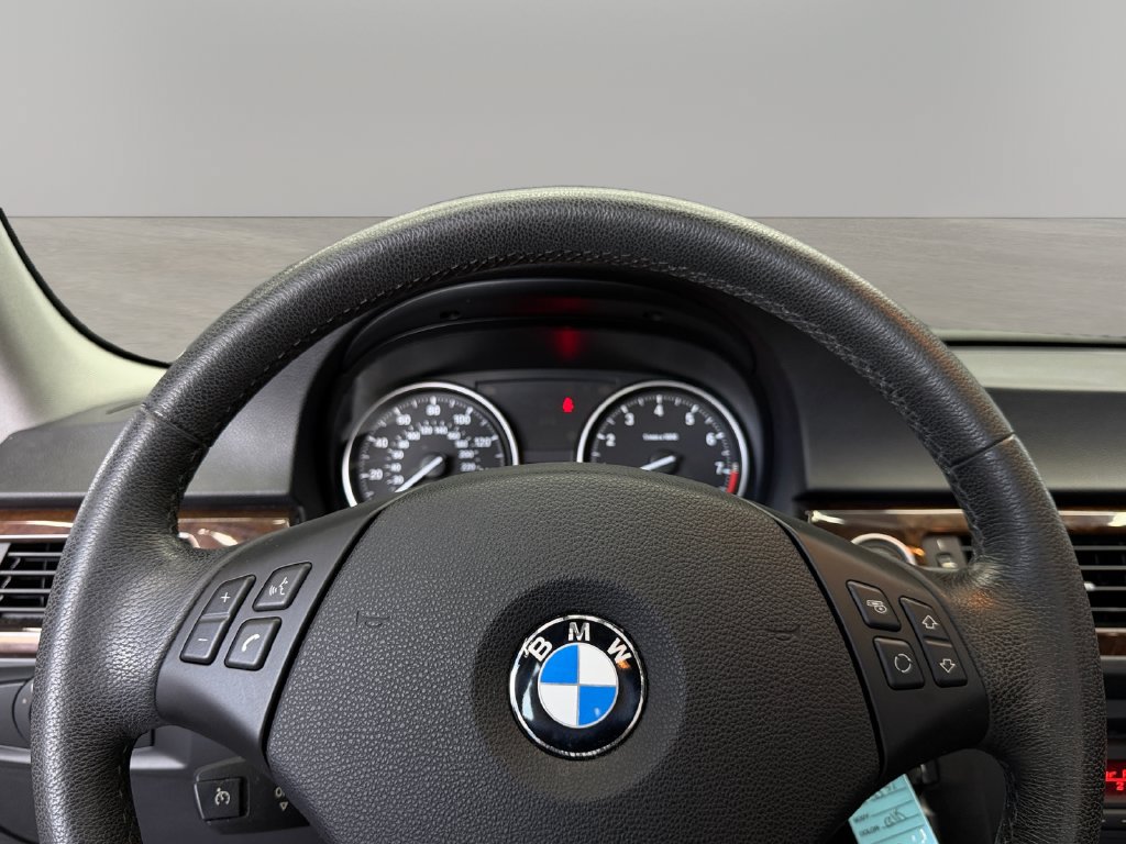 Used 2010 BMW 335i Sedan RWD image 17