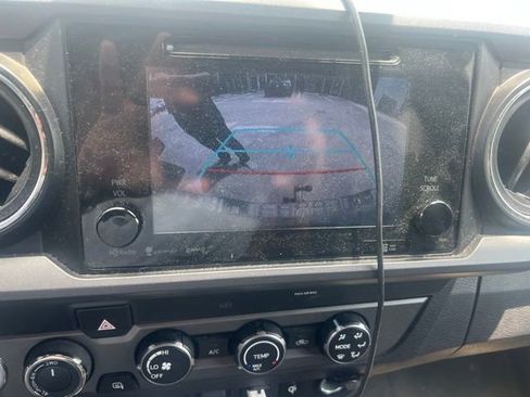 Used 2019 Toyota Tacoma TRD Sport AWD/4WD image 12