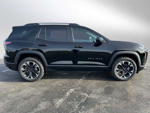 New 2026 Chevrolet Equinox LT image 2