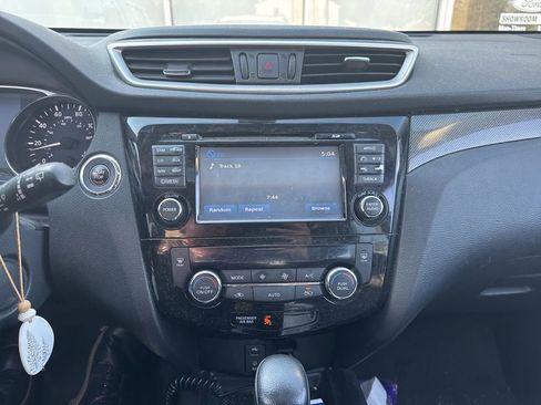 Used 2015 Nissan Rogue SL w/ SL Premium Package image 9