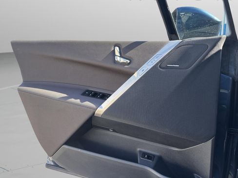 Used 2026 BMW iX xDrive45 AWD/4WD image 31