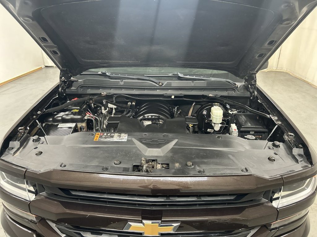 Used 2019 Chevrolet Silverado 1500 LT w/ All Star Edition AWD/4WD image 23
