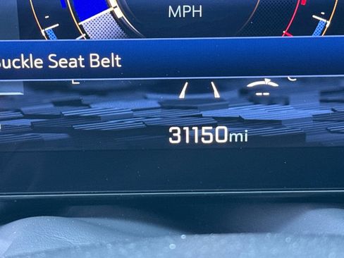 Used 2025 Chevrolet Suburban Z71 image 3